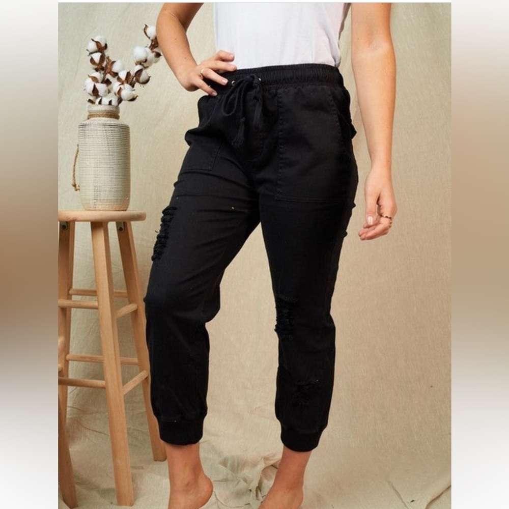 White Birch distressed joggers, black, size Med, front and back pockets